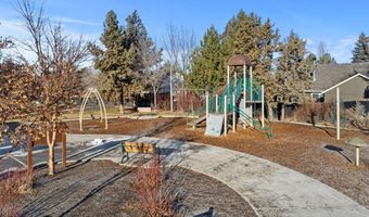 20670 Comet Ct, Bend, OR 97701