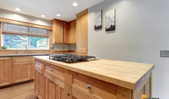 7521 Labrador Cir, Anchorage, AK 99502