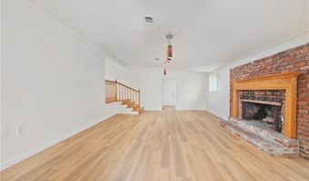 18063 Burbank Blvd, Encino, CA 91316
