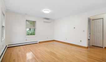 8 Chesterfield Dr, Concord, NH 03301