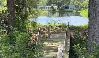 339 Waldorf Dr, Auburndale, FL 33823