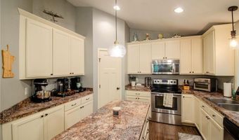 608 School St, Anoka, MN 55303