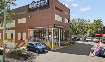 2323 N BURLINGTON St, Arlington, VA 22207