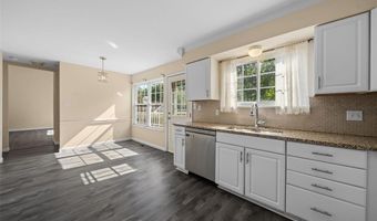 1554 Morning Sun Dr, Ballwin, MO 63021