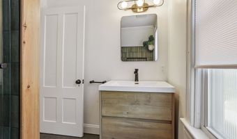 20 School St, Stonington, CT 06355