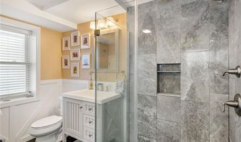 6 Macalder St, Narragansett, RI 02882