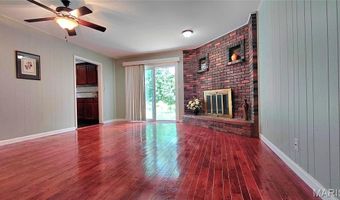 874 Hollyridge Dr, Ballwin, MO 63011