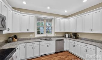 14 Wood Path Ln, Arden, NC 28704