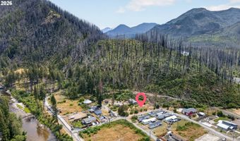 51790 Echo St, Blue River, OR 97413