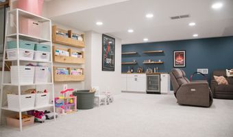 3338 9th Ave SW, Altoona, IA 50009