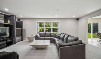 4045 N Harvard Ave, Arlington Heights, IL 60004