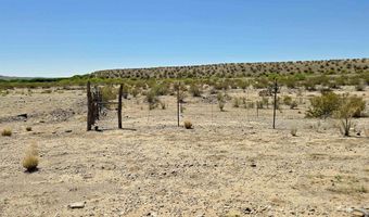17 Seco Rd, Caballo, NM 87931