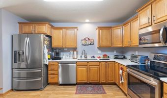 827 SW 46th St, Ankeny, IA 50023