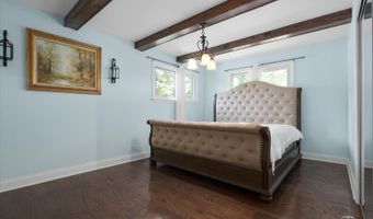 515 W DIVERSEY Ave, Addison, IL 60101
