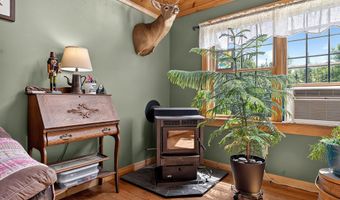 625 Mcgrath Pond Rd, Belgrade, ME 04917