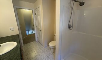 17 McKinnel Ct, Branford, CT 06405
