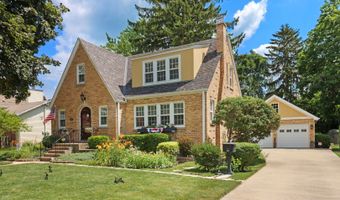 621 PARKWAY Ave, Antioch, IL 60002