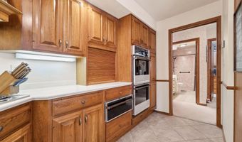 2213 SUNRISE Dr, Appleton, WI 54914