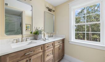35 Beech Crest Rd, East Greenwich, RI 02818