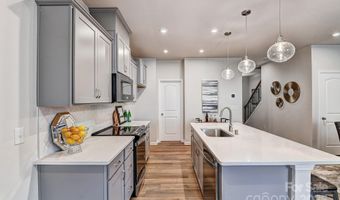 8030 Downy Oak Ln, Charlotte, NC 28269