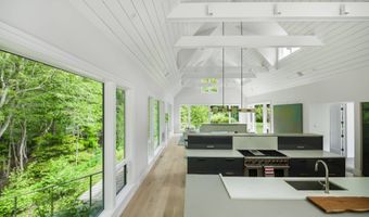 7 Ashwood Ct, Amagansett, NY 11930