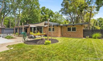 1235 Thornapple River Dr SE, Ada, MI 49301