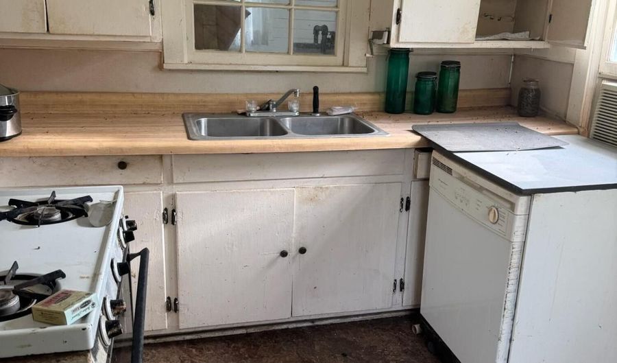 10028 Staff Cir, Aberdeen, MS 39730 - 3 Beds, 1 Bath