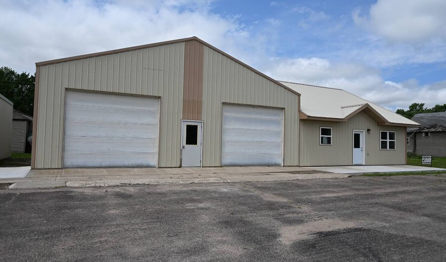 235 Third St, Bartlett, NE 68622 - 2 Beds, 1 Bath