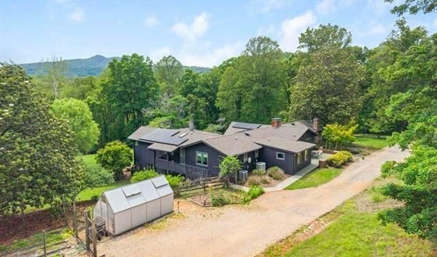 2288 Lexington Tpke, Amherst, VA 24521 - 3 Beds, 5 Bath