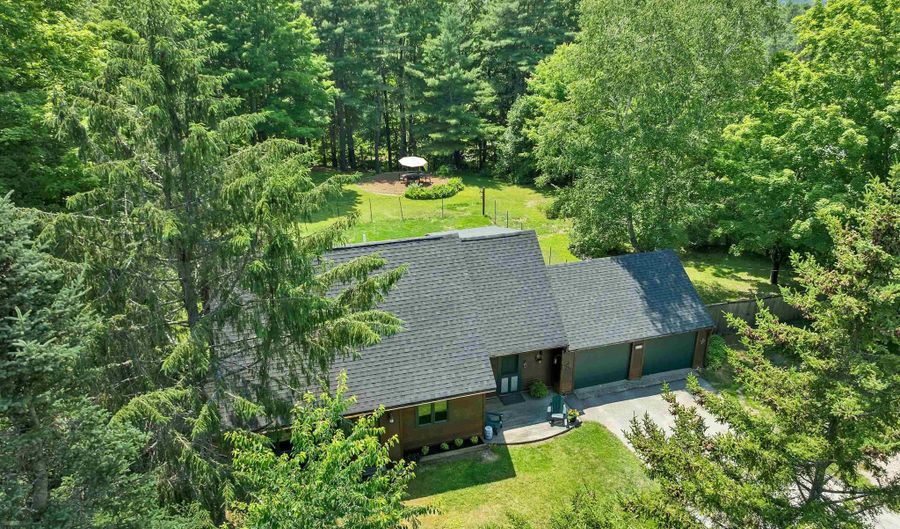 558 Province Rd, Belmont, NH 03220 - 3 Beds, 2 Bath