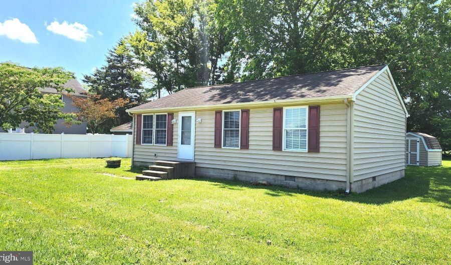 210 W HIGH St, Felton, DE 19943 - 3 Beds, 1 Bath