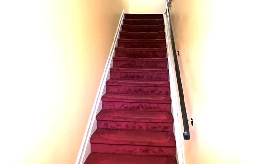 700 Broadway 26, Amityville, NY 11701 - 2 Beds, 1 Bath