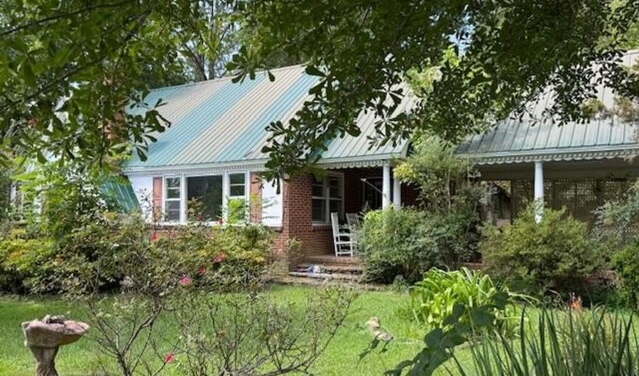 51 Main St, Belmont, MS 38827 - 3 Beds, 2 Bath
