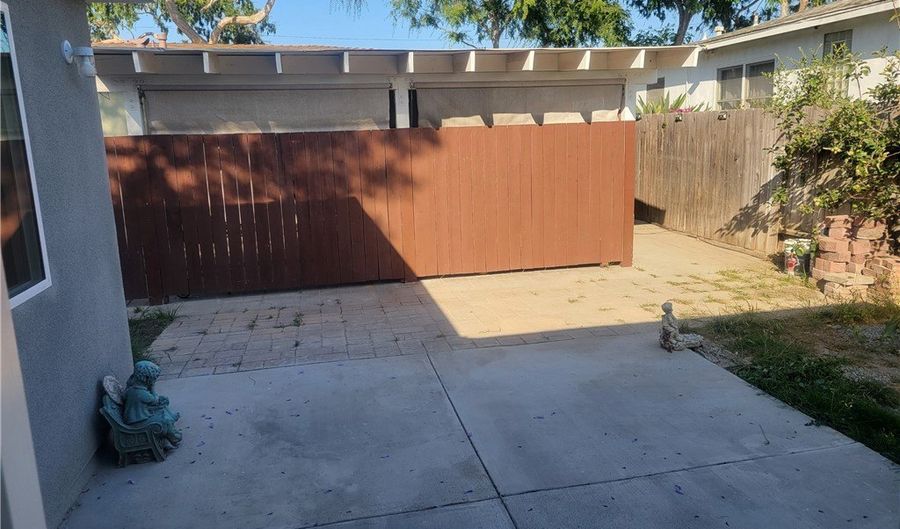 545 S Grove Avenue B, Anaheim, CA 92805 - 3 Beds, 2 Bath