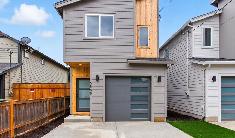 6888 SE Lamphier St, Milwaukie, OR 97222 - 3 Beds, 3 Bath