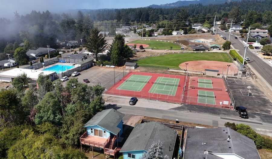 1115 RANSOM Ave, Brookings, OR 97415 - 2 Beds, 2 Bath