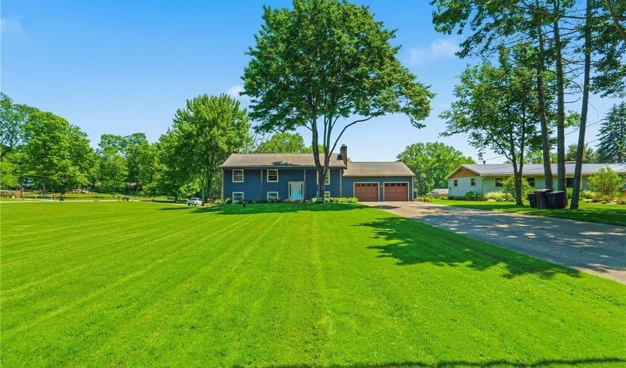 12786 Osborne Ave NE, Alliance, OH 44601 - 5 Beds, 2 Bath