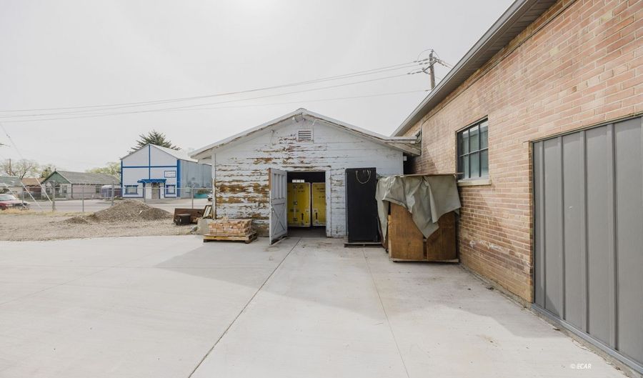 240 7th St, Elko, NV 89801 - 0 Beds, 3 Bath
