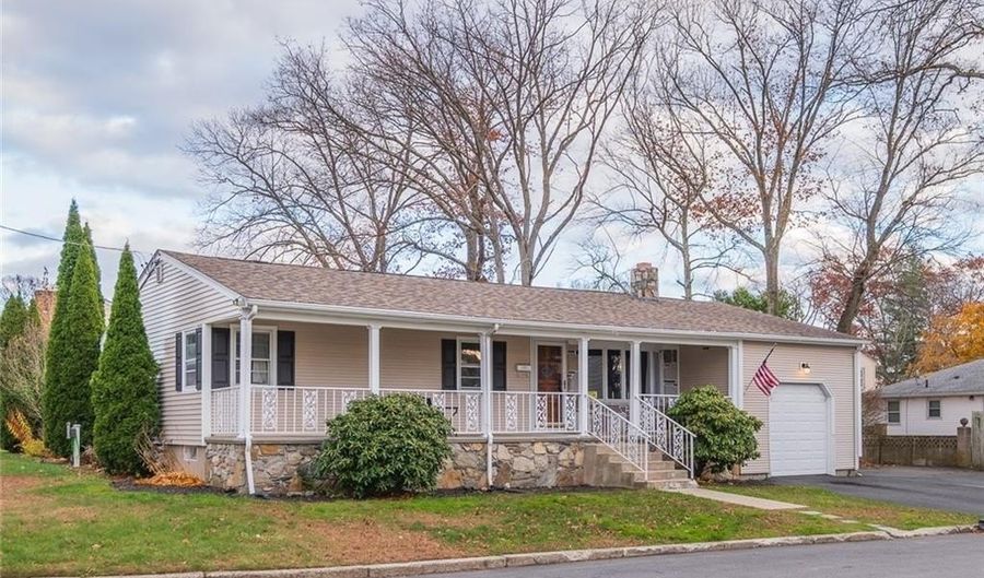 2 Ash Ln, North Providence, RI 02911 - 4 Beds, 2 Bath