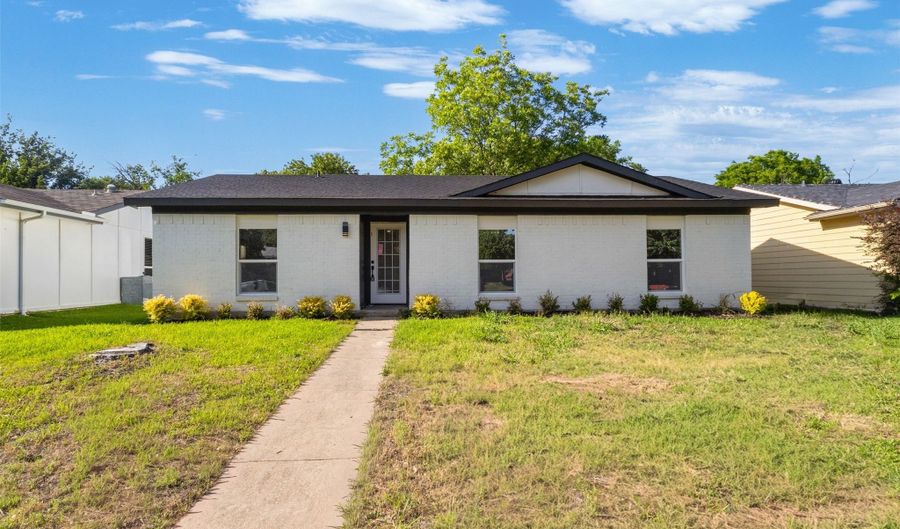 913 Roaming Road Dr, Allen, TX 75002 - 4 Beds, 3 Bath