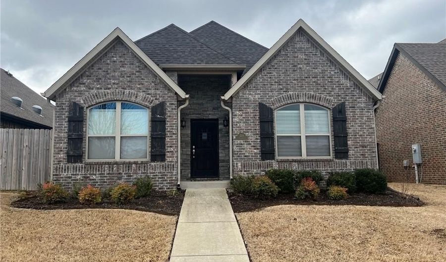 3201 SW Stoneway Ave, Bentonville, AR 72713 - 3 Beds, 3 Bath