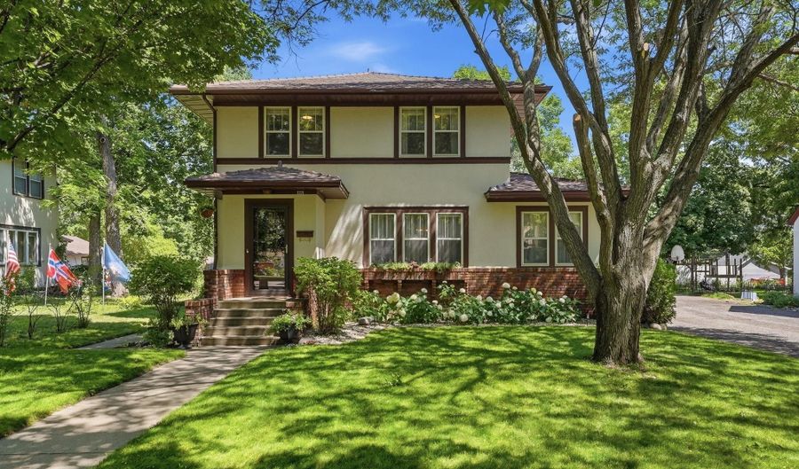 1115 Douglas St, Alexandria, MN 56308 - 4 Beds, 2 Bath