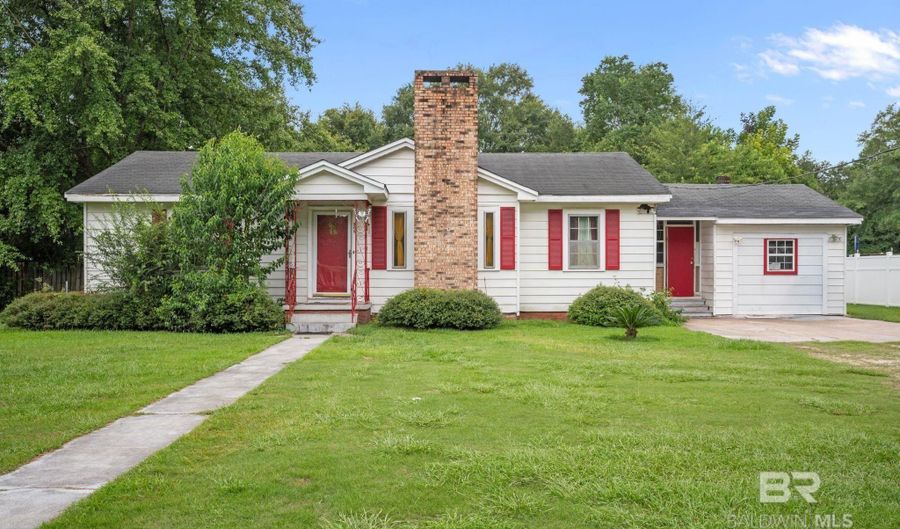 308 4th Ave, Atmore, AL 36502 - 3 Beds, 2 Bath
