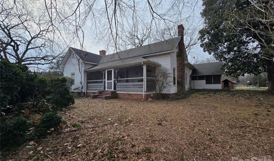 32547 Valley Dr, Albemarle, NC 28001 - 2 Beds, 2 Bath