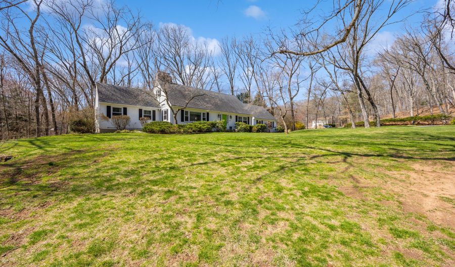 303 Beacon Hill Dr, Cheshire, CT 06410 - 4 Beds, 4 Bath