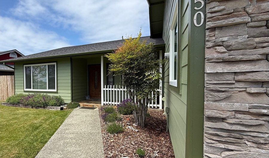 550 VELOPA Ct, Brookings, OR 97415 - 3 Beds, 2 Bath