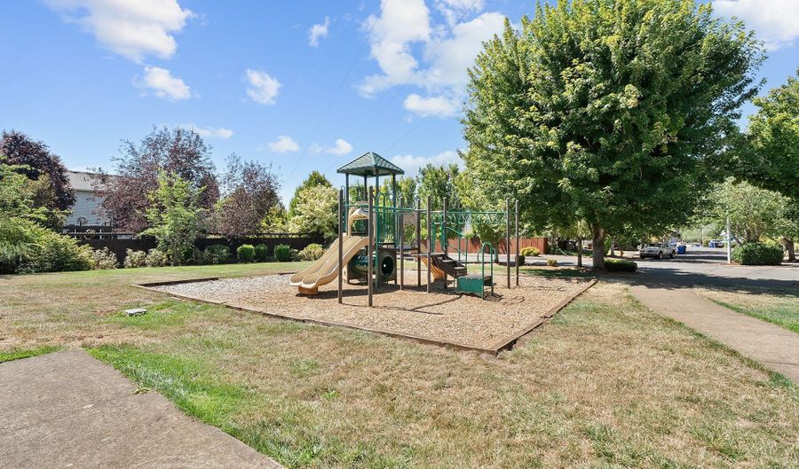 20103 TAD Pl, Oregon City, OR 97045 - 4 Beds, 3 Bath