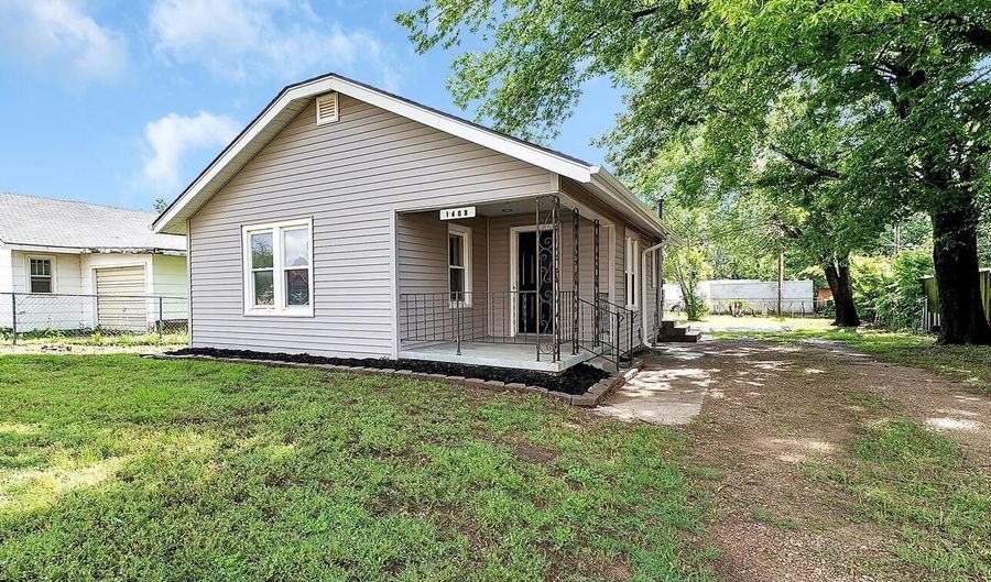 1408 N 8th St, Arkansas City, KS 67005 - 3 Beds, 1 Bath