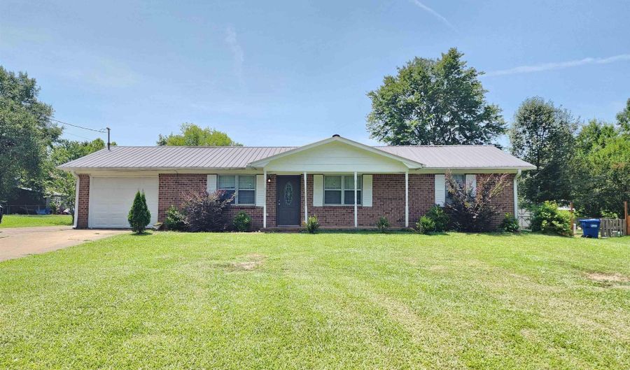 1104 Compton Ave, Albertville, AL 35950 - 3 Beds, 2 Bath