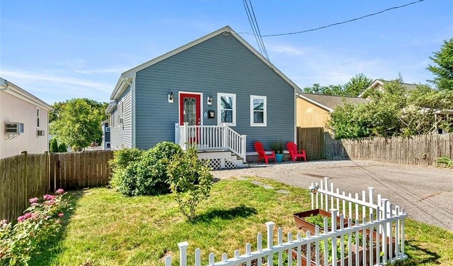 93 Church St, Barrington, RI 02806 - 3 Beds, 2 Bath